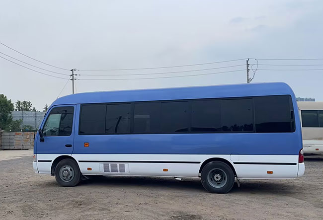 22 Seater Bus