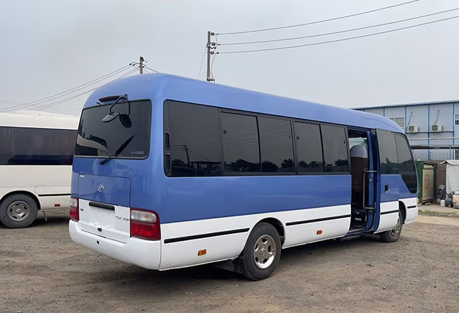 22 Seater Bus