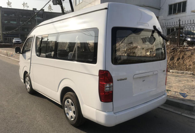 10 Seater Minivan