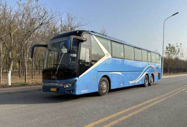 31-50 Seats Golden Dragon Coach Bus
