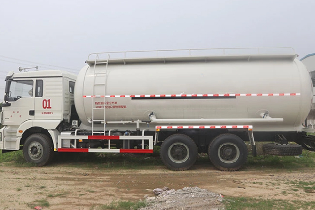 22m3 Bulk cememt truck with Shacman chassis