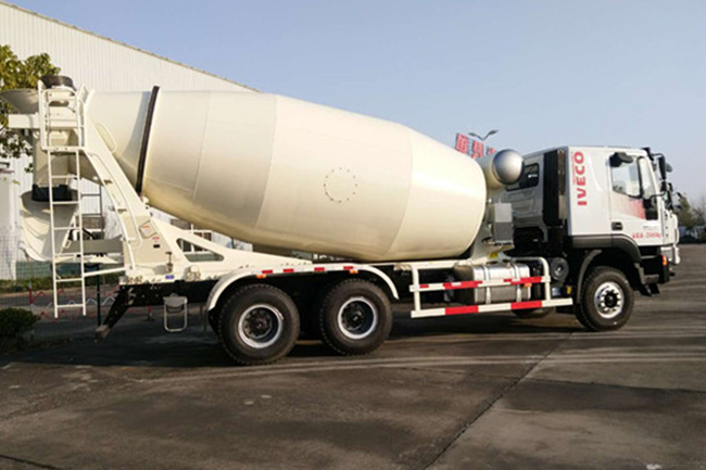 8-12m3 IVECO concrete mixer truck