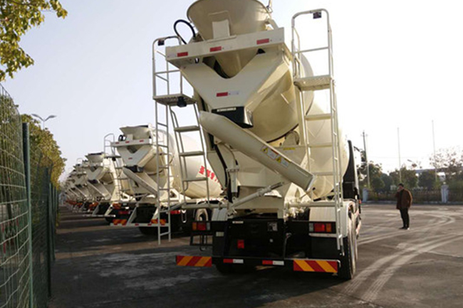 8-12m3 IVECO concrete mixer truck