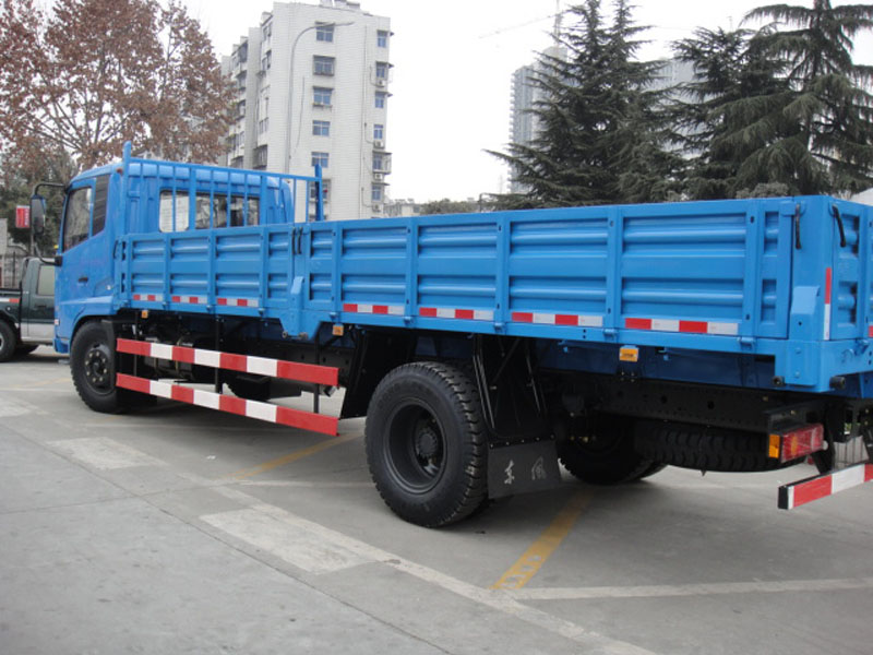 Dongfeng DFS1128 4x4 10-20T Cargo Truck Chassis 