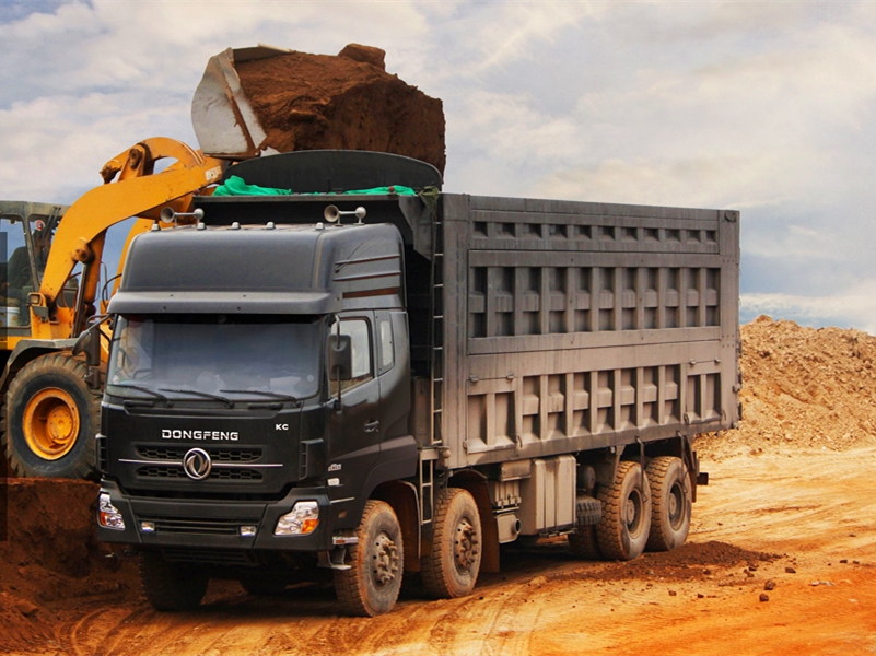 8x4 dump truck